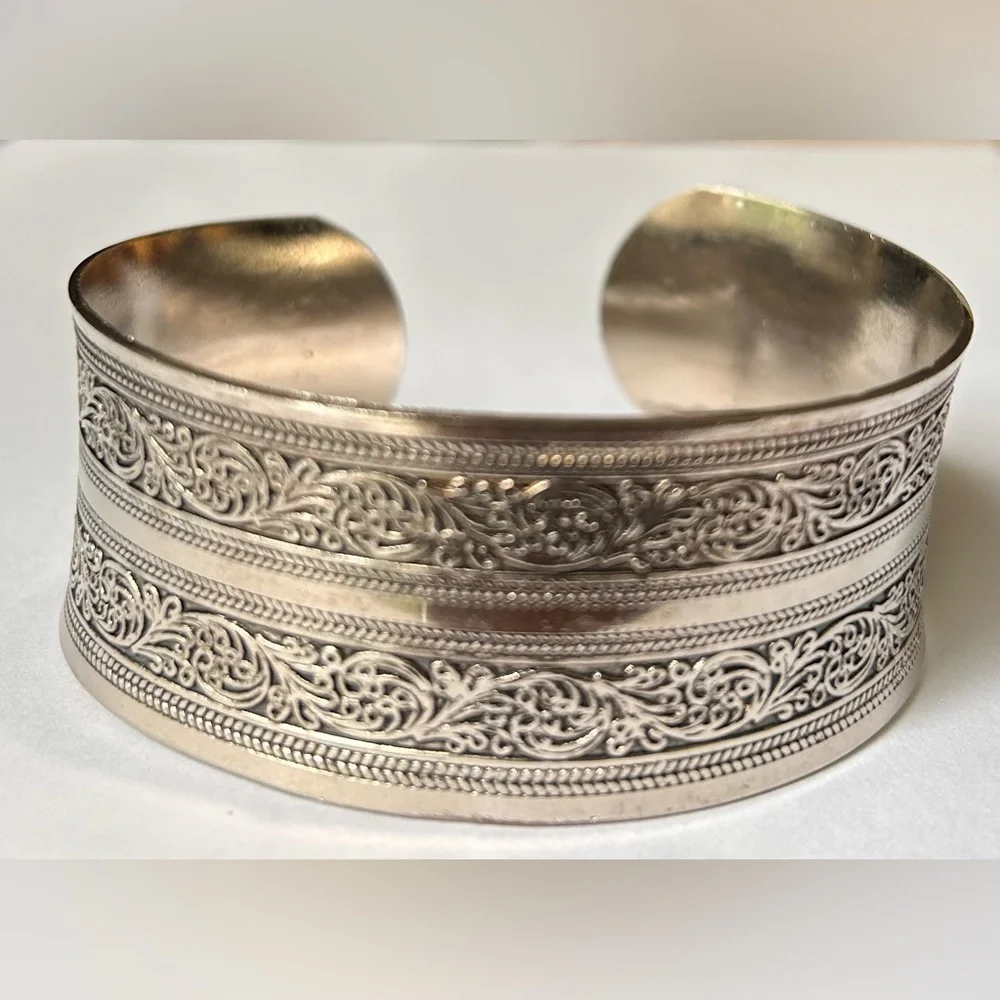 Women Adjustable Silver Colour Metal Cuff Bracelet, Bangle - Picture 1 of 6